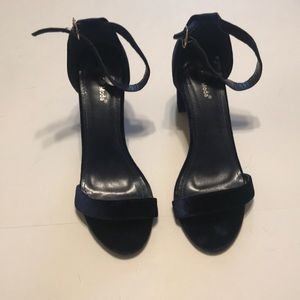 Size ten top moda blue velvet heels